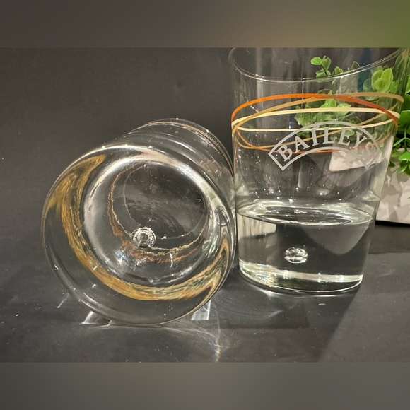 Two Vintage Bailey's Bubble Bottom Highball Glasses Gold and Tan Swirl Design - Picture 10 of 10